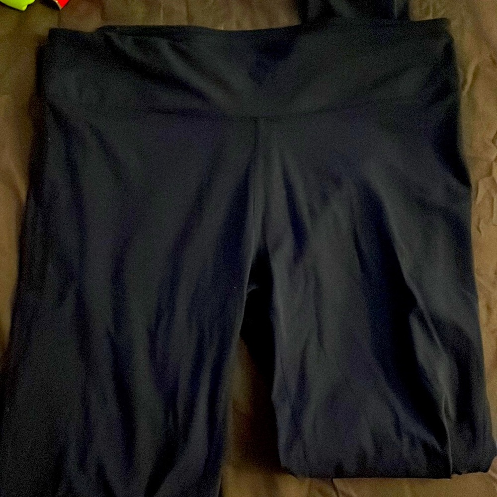 LIGHTLY USED FABLETICS
